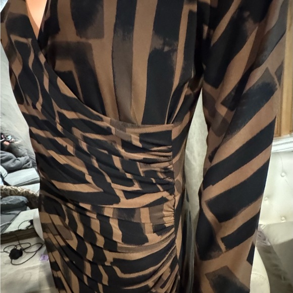 Ralph Lauren Brown and Black Sheath Dress with V-Neck and 3/4 Sleeves - Picture 6 of 10